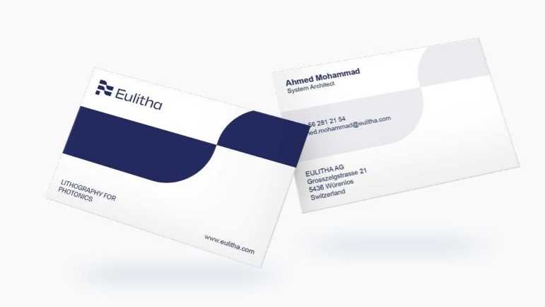 Visitenkartendesign für Eulitha mit blauer und weisser Gestaltung